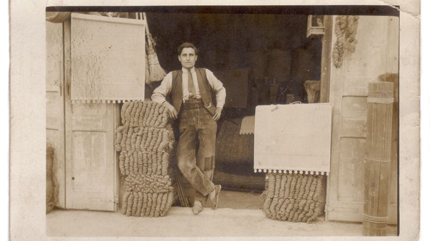 El comerç de l'esparter Joan Grau Escribà, al carrer Santa Anna (1919)