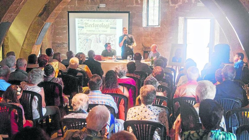 El bisbe Novell va presidir la presentació del ‘Rectorologi de la parròquia de Verdú'