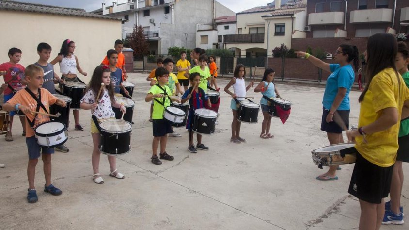 Els tabalers assagen aquests dies intensament per al debut durant la festa major, el primer cap de setmana de setembre