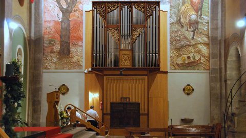 Al centre de la imatge l'actual orgue de la nostra Parròquia el 2011