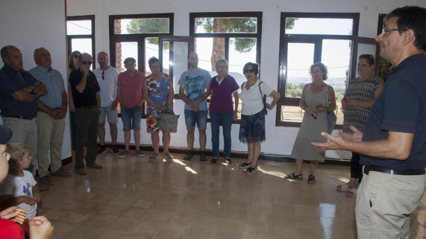 A la Donzell resideixen habitualment 18 persones