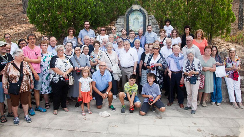 Els assistents a la celebració al parc de Sant Eloi