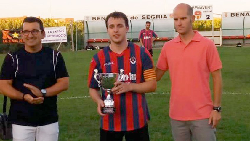 El moment de recollir el trofeu