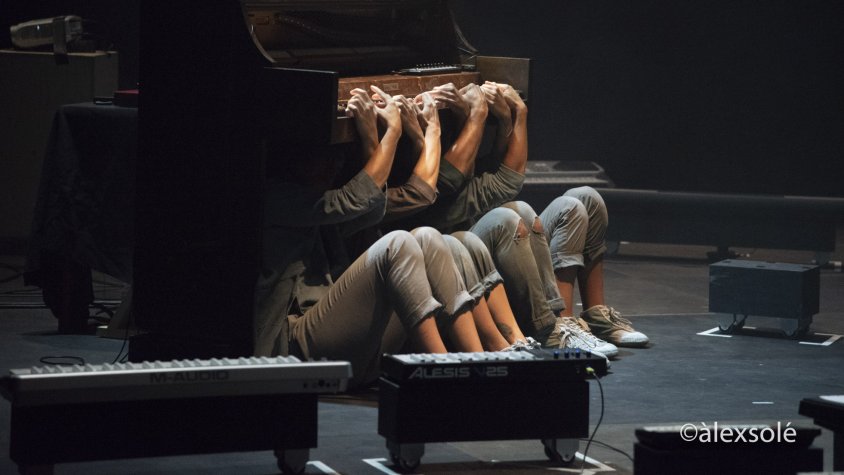 Un dels instants estèticament més bonics de l'espectacle que Les Impuxibles van representar enguany a FiraTàrrega