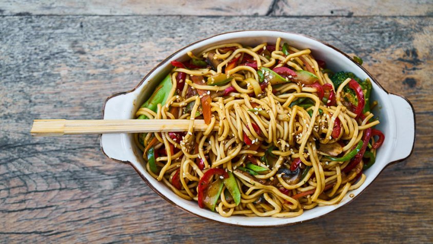 Noodles amb gambes i verdures, un plat ideal per a sopars postentrenament