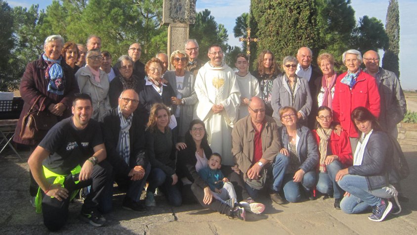 Foto de família dels assistents al 35è Aplec dels Molars