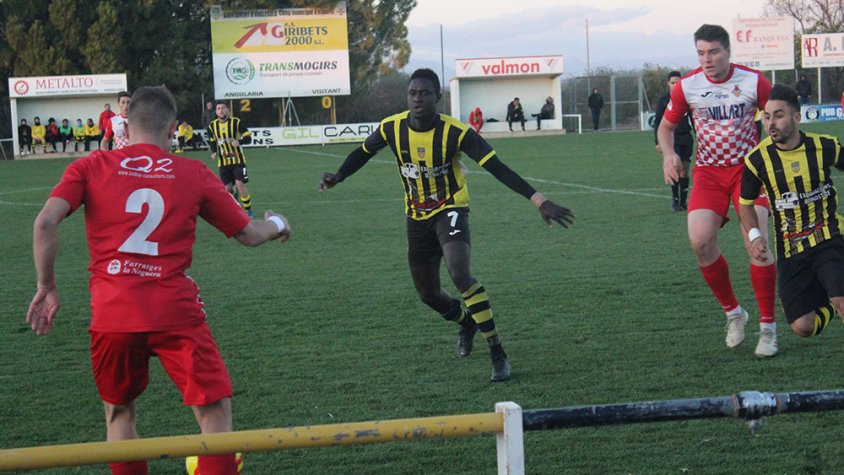 Un moment del partit contra el Balaguer