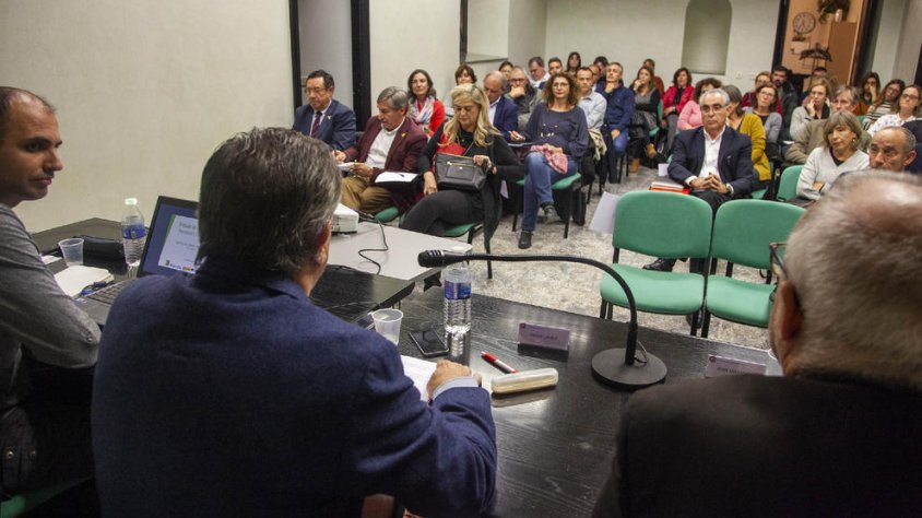 Imatge de la sessió celebrada ahir a la Cambra