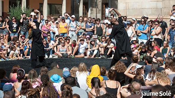 Un dels espectacles que es van poder veure a la plaça Major durant la Fira