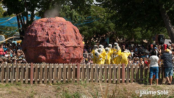 L'espectacle 'Asteroid' de Campi Qui Pugui