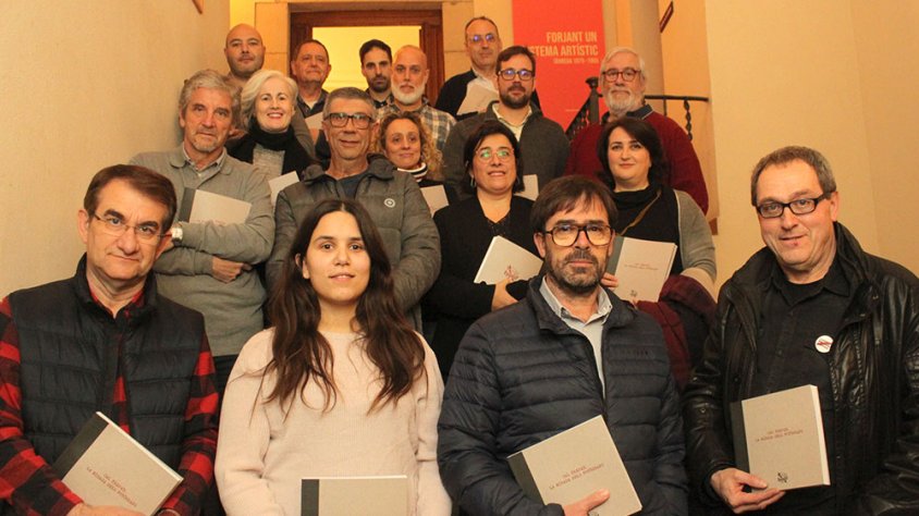 Alguns dels autors de les imatges que recull el llibre van assistir a la presentació