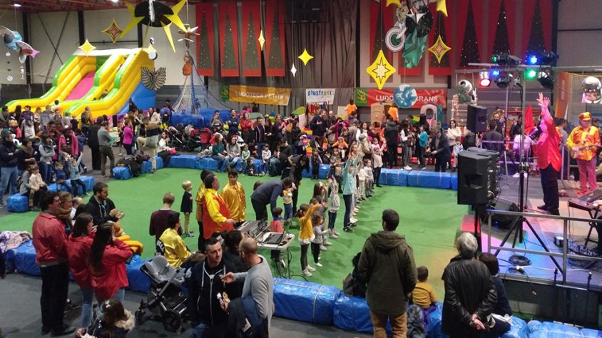 Ambient a la pista central del parc