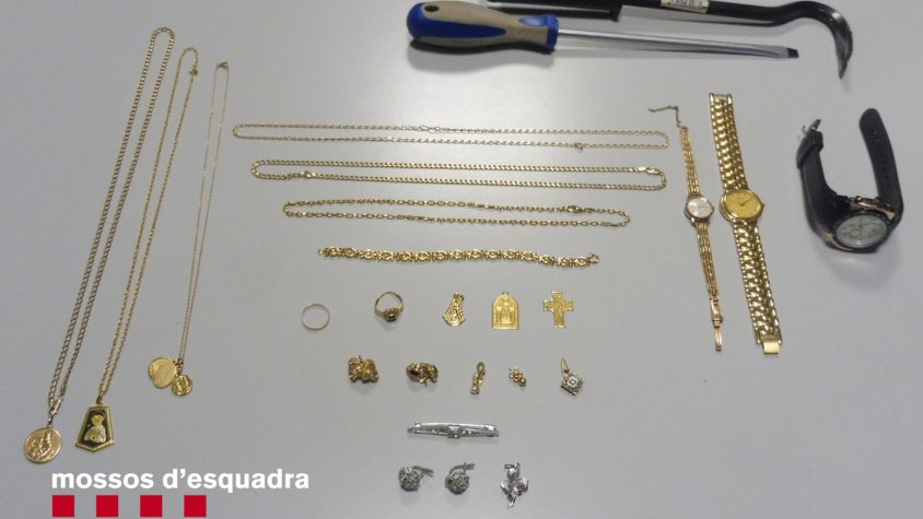 Les joies i objectes robats que duien els detinguts