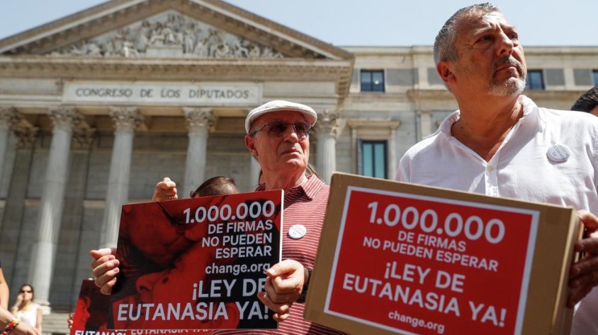 Foto d'arxiu d'una protesta a favor de l'eutanàsia a Madrid