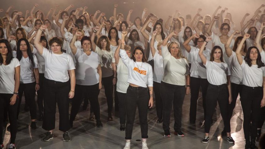 Un moment de l'enregistrament del videoclip de 'Mujeres' al Museu Trepat de Tàrrega