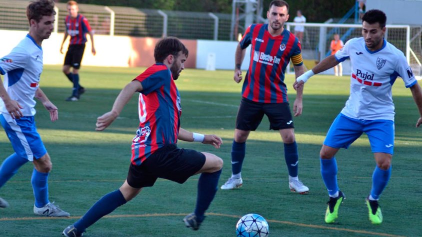 Joni en una acció del partit contra el Mollerussa