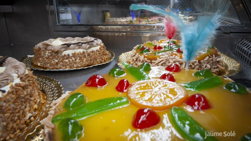 Mones al mostrador de Cal Nicolau