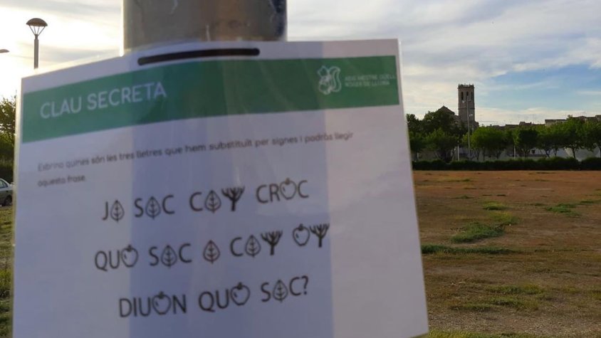 Un dels cartells que els escoltes van penjar ahir