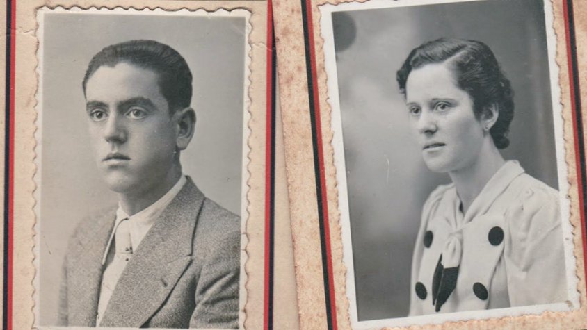 Dues fotografies que es va endur a l'exili, en Francesc Plassa i una persona que no hem identificat. 1935