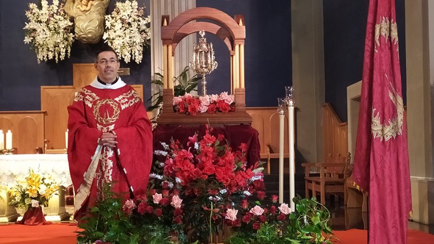 El rector, mossèn Josep M. Vilaseca, en la solemnitat de la festa de les Santes Espines