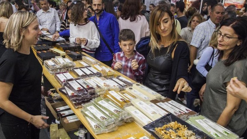 Visitants a la fira ahir diumenge