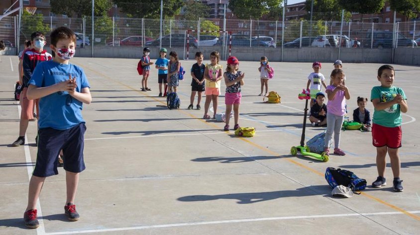 Infants ahir en el primer dia de casal a l'Escola Maria-Mercè Marçal de Tàrrega