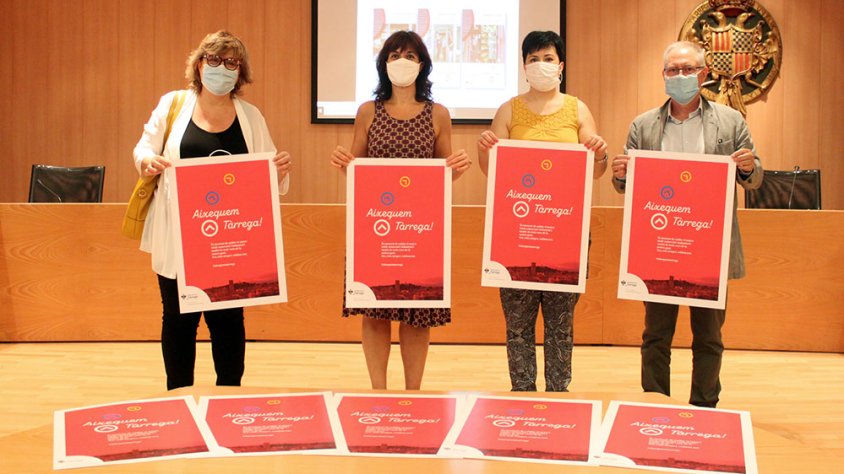 Presentació de la campanya, avui a la Casa Consistorial de Tàrrega, amb l’alcaldessa Alba Pijuan Vallverdú; la regidora de Promoció Econòmica, Núria Robert; el director executiu del grup Segre, Joan Cal; i la directora de Nova Tàrrega, Lourdes Cardona