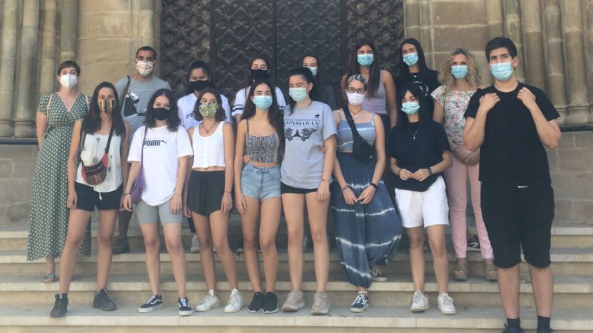 Imatge dels joves que participen enguany al camp de treball