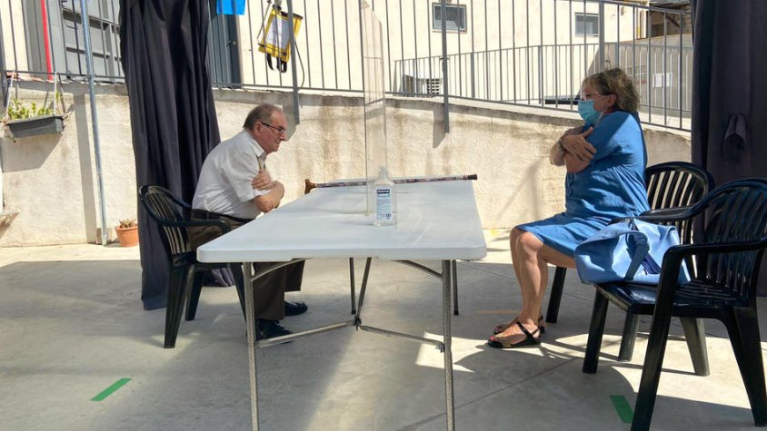 La residència El Carme de Tàrrega ha tornat a rebre visites de familiars aquesta setmana