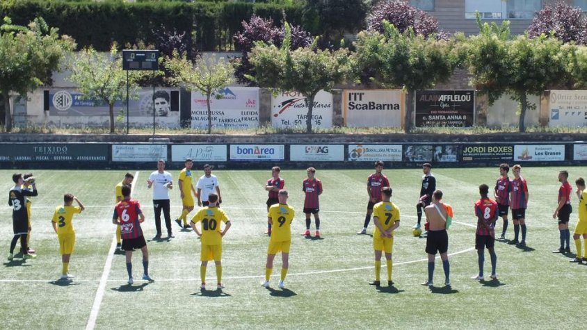 Els jugadors del Tàrrega, durant la sessió de treball d’ahir