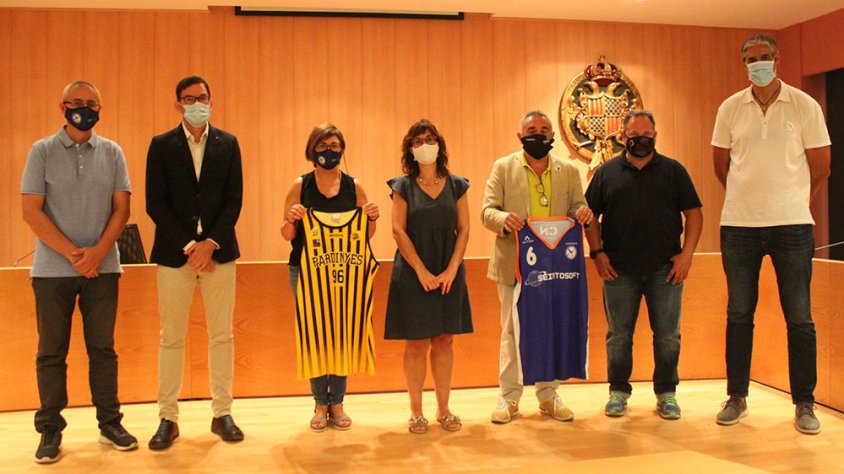 Ahir es va formalitzar l'acord entre ambdós clubs a la Sala de Plens de l'Ajuntament de Tàrrega