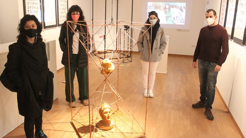 Carlos Vílchez, regidor de Cultura; Mireia Vilalta, directora de l'EASD Ondara; Marta Agustí, coordinadora de Batxillerat Artístic; i Alba Cuñé, docent del Departament d'Escultura Aplicada a l'Espectacle