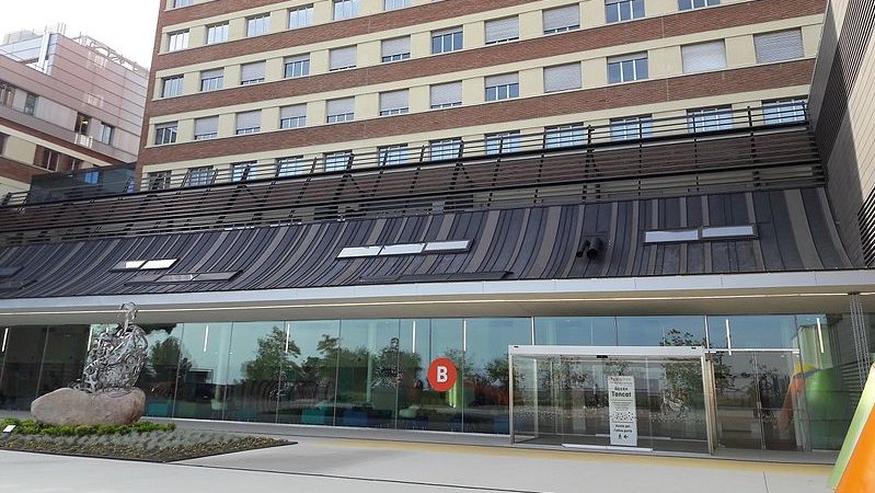 L'exterior de Sant Joan de Déu