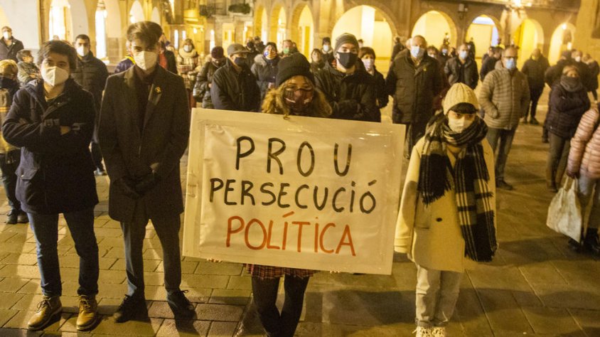 Imatge de la concentració que es va celebrar ahir al vespre a la plaça de l'Església
