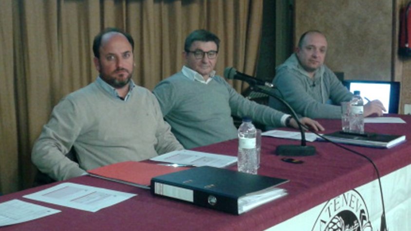 El president de la UE Tàrrega i la seva junta directiva, una temporada més 