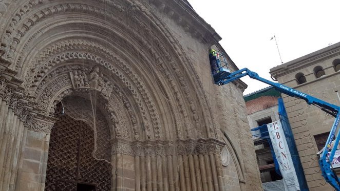 És el segon cop des que es va restaurar la façana que es duu a terme aquesta actuació