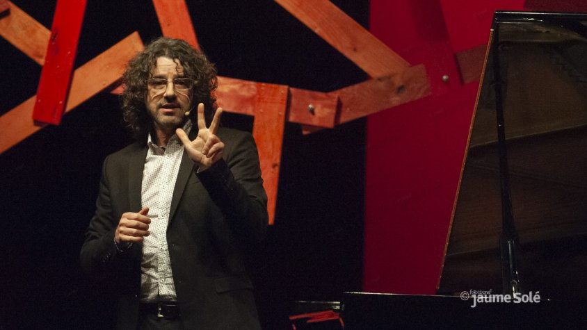 El pianista Antoni Tolmos durant la seva actuació