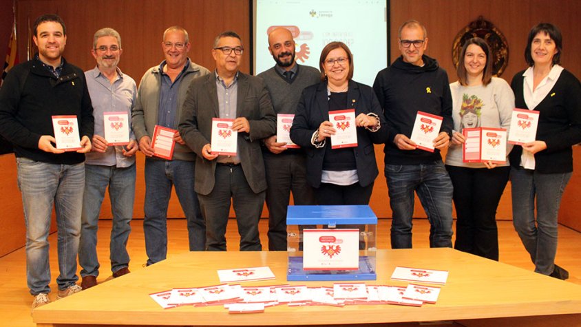 L’alcaldessa de Tàrrega, Rosa Maria Perelló, i membres de l’Equip de Govern, a l’acte de presentació del projecte