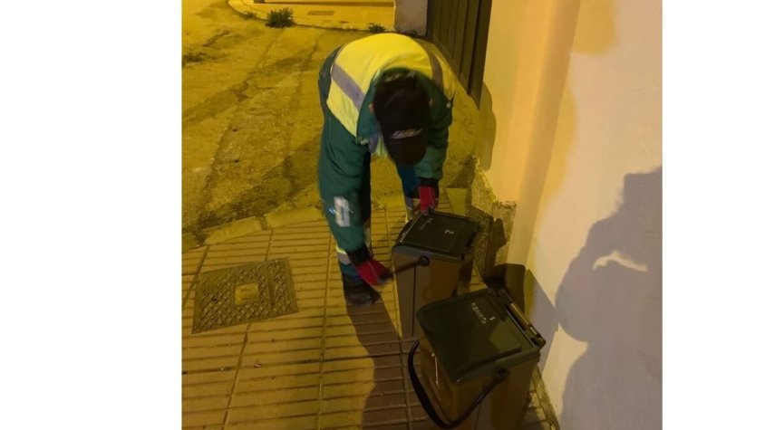Imatge de la recollida porta a porta a Agramunt