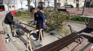 L'ajuntament de Tàrrega inicia la restauració dels bancs de fusta