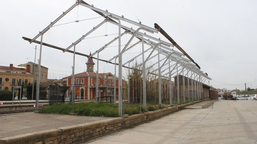 L'estructura dels molls de càrrega de l'estació de tren