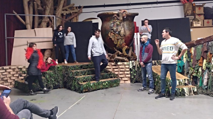 Imatge d'un dels assajos d'Els Pastorets' al local de BAT