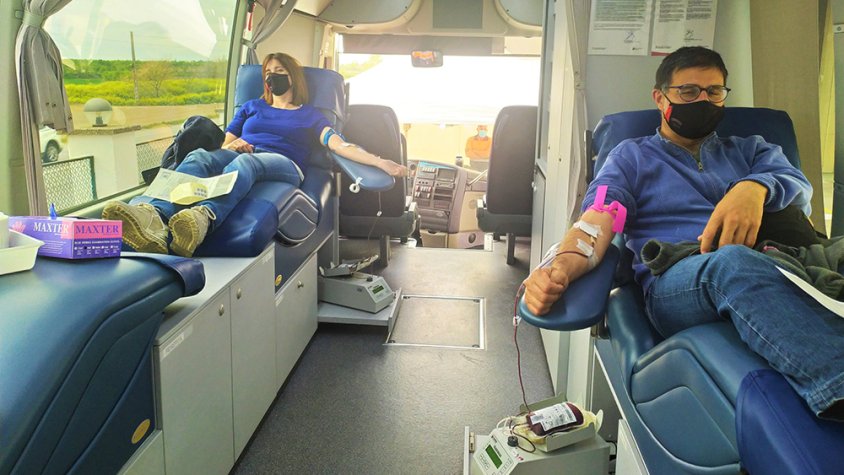 Treballadors de Borges donant sang ahir