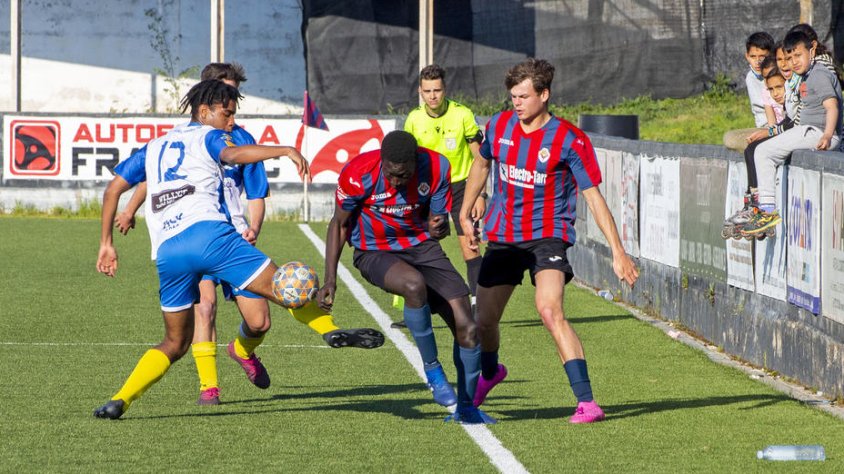 Una acció del partit d’ahir entre el Tàrrega i el Can Vidalet