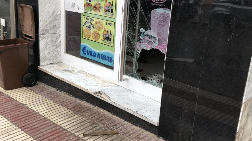 Mànec del martell que van utilitzar per rebentar la porta