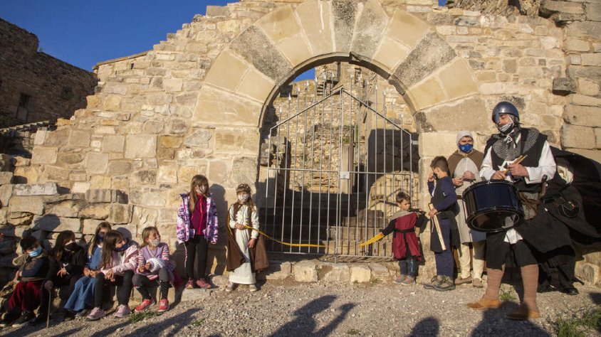 Dissabte es va inaugurar la recuperació d’un accés al castell