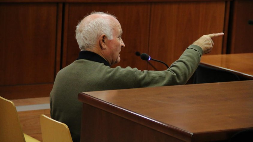 El caçador condemnat, durant la celebració del judici