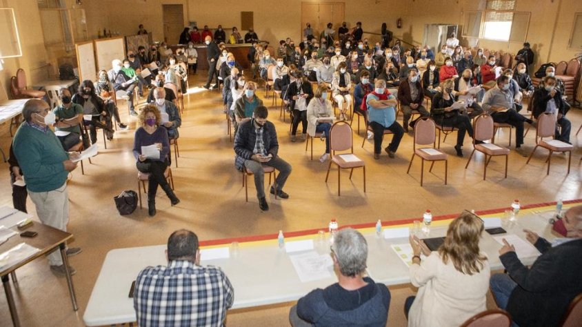 La taula redona sobre renovables que va tenir lloc dissabte a Ribera d’Ondara