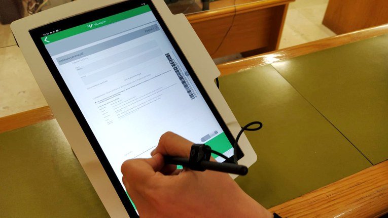 L'Ajuntament d'Agramunt instal·la un sistema de signatura biomètrica