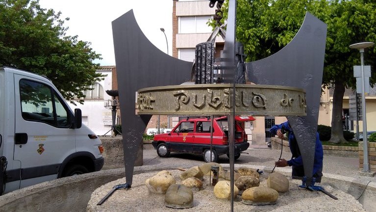 Bellpuig restaura el monument a la sardana